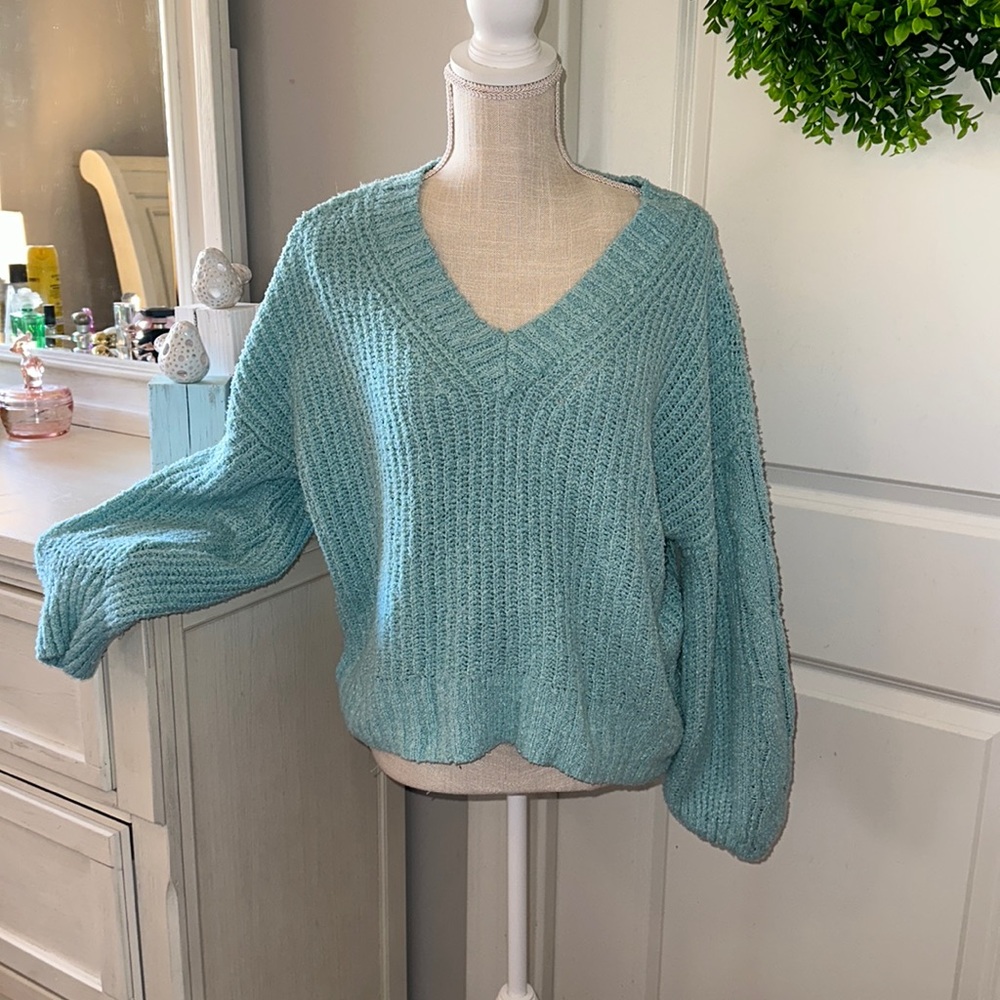 So size L teal colored cropped sweater with balloon sleeves EUC